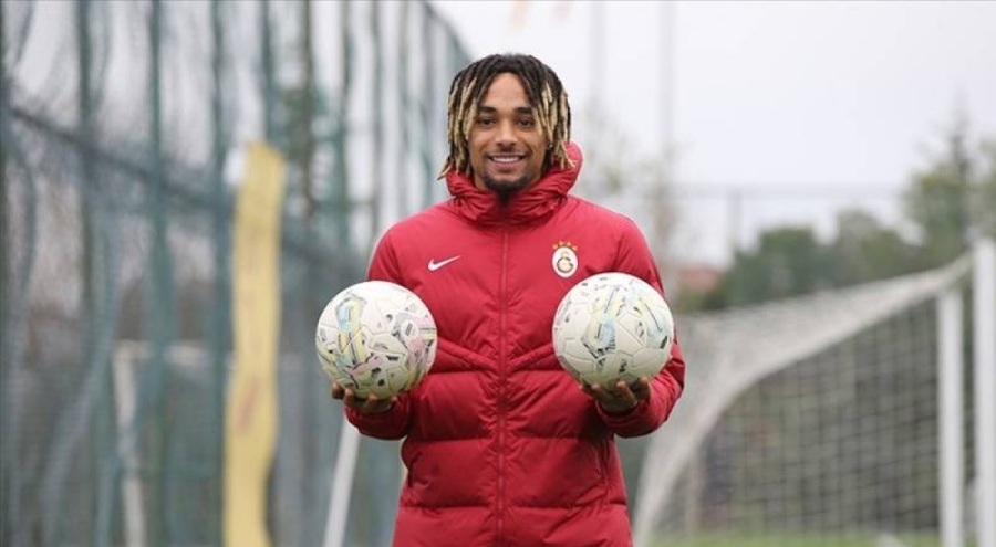 Sacha Boey'in sözleşmesi yenilenecek