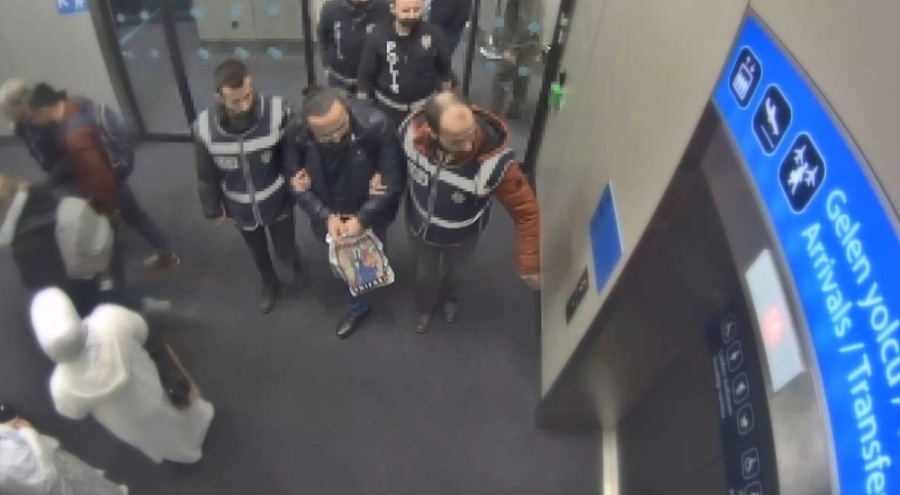 Hatay'da yıkılan apartmanın kaçan fen işleri sorumlusu yakalandı