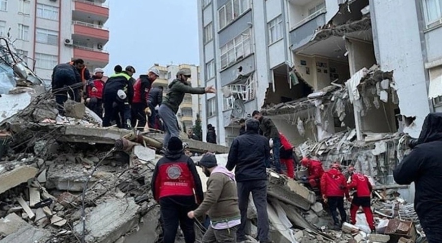 Çöken binanın inşaat mühendisi ve müteahhidi suçu birbirine attı