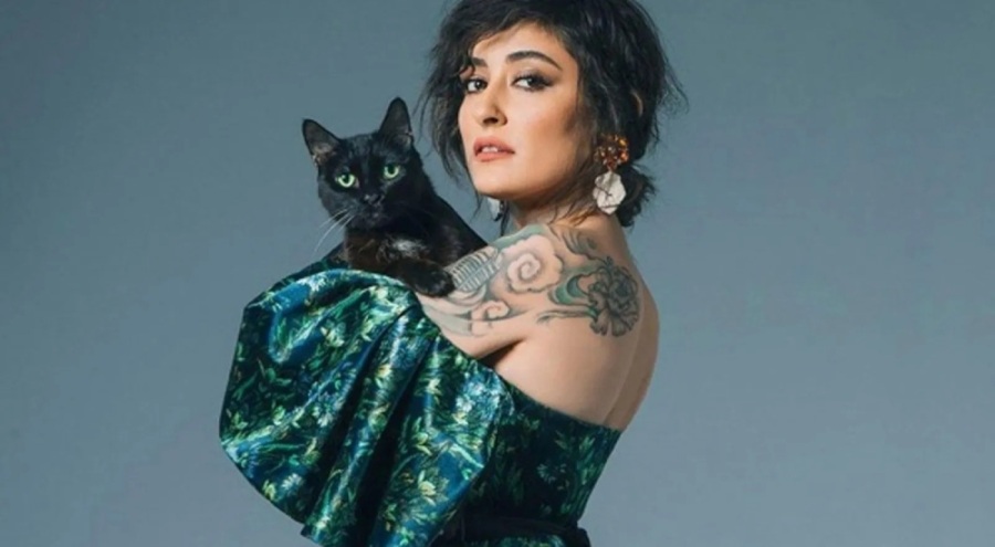 Ünlü şarkıcı Melek Mosso'yu isyan ettiren o faturanın fiyatı!