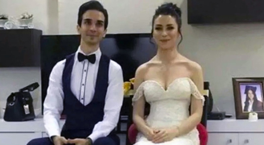 Eşinin cesedi yerde yatarken sosyal medyaya girdi iddiası