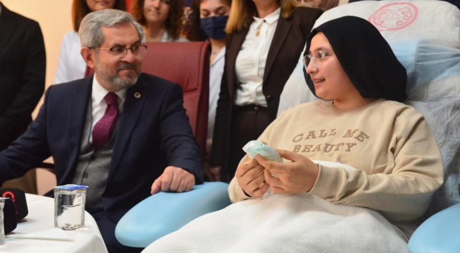 248'inci saatte enkazdan kurtarılan Aleyna taburcu oldu