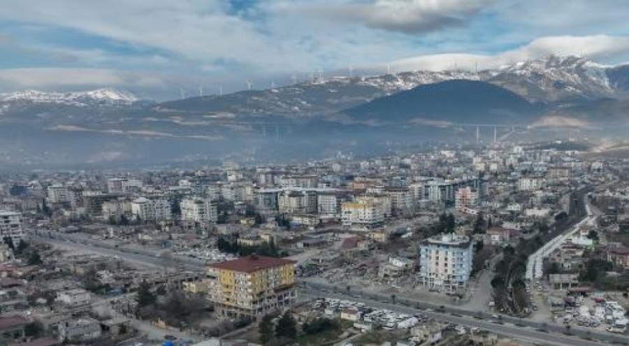 Yıkılan binalardan inşaatta çalışanlar da sorumlu tutulabilir