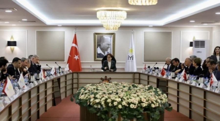 Akşener, Kılıçdaroğlu'nun adaylığını görüşmek için kurmaylarını topladı