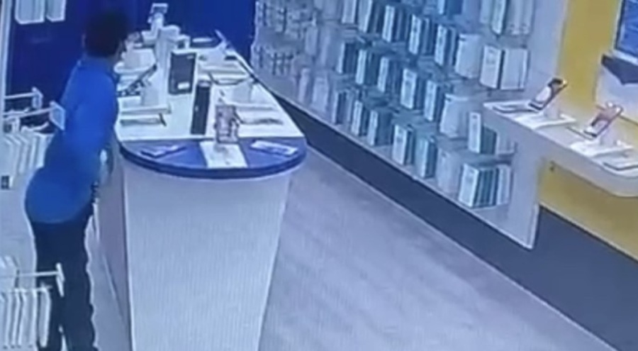 Bursa'da telefoncudan çaldığı kulaklığı cinsel organına sakladı!