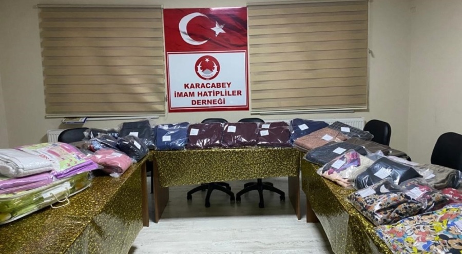 Bursa Karacabey'li kadınlardan afetzedeler için eşofman ve pijama takımı desteği