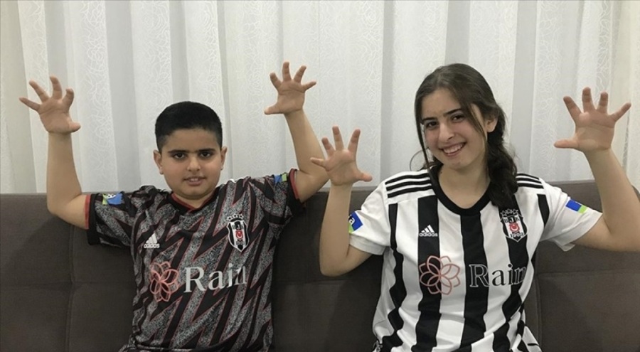 Depremzede fanatik kardeşlerin maç izleme hayali gerçek oluyor