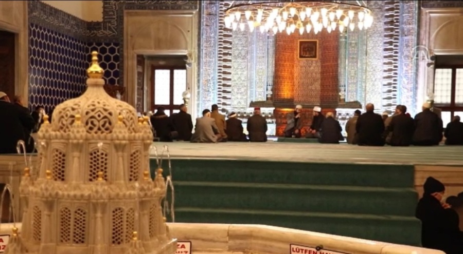 Bursa'da depremde yaşamını yitirenler için mevlit okundu