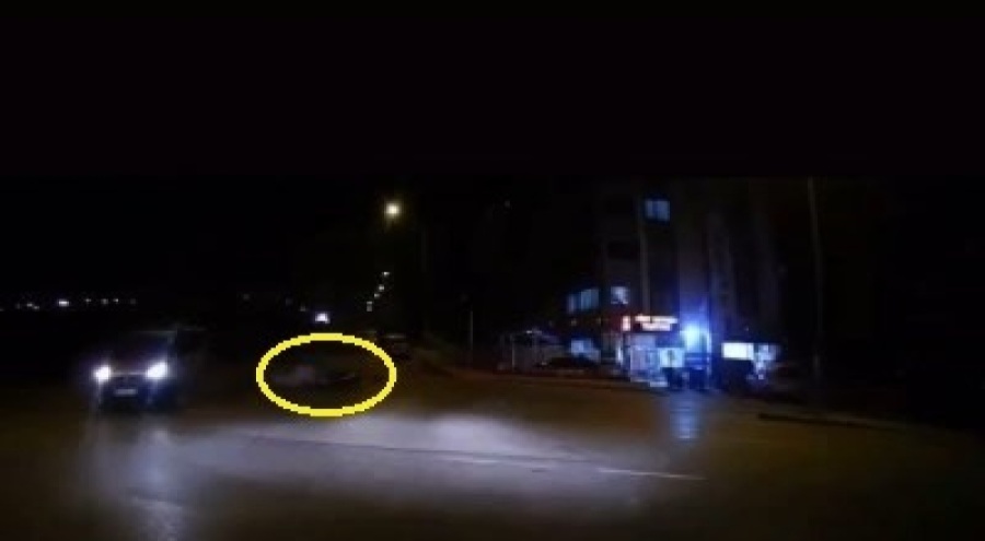 Bursa'da motosiklet kazası kameraya yansıdı