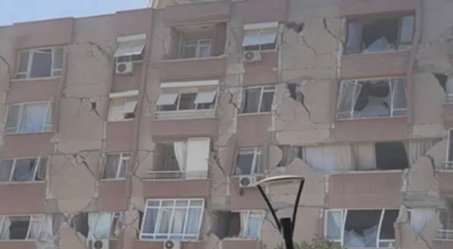 Hatay'da içinde kedilerin bulunduğu binanın yıkımının durdurulduğu öğrenildi