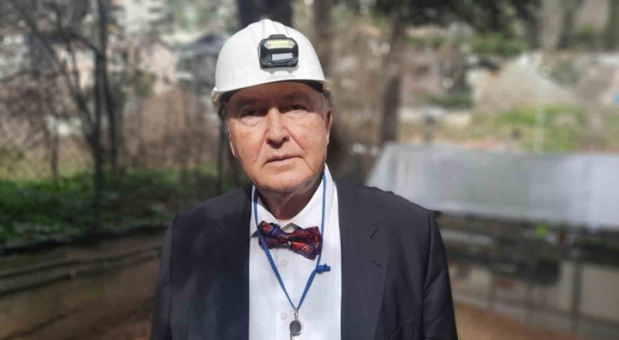 Prof. Dr. Ahmet Ercan: Göçüntüleri kaldırmadan önce orta hasarlı ve ağır hasarlı yapıları yıkmak gerek