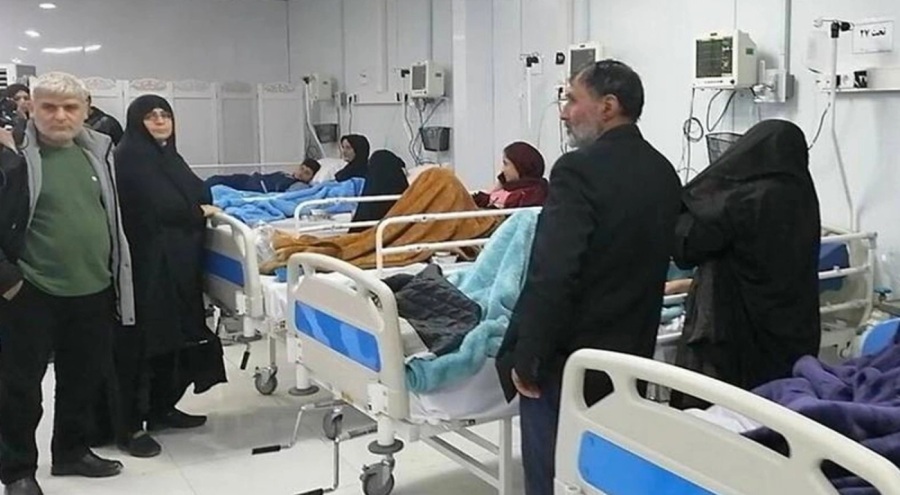 İran'da kız öğrencilerinin zehirlenme vakaları yükseliyor