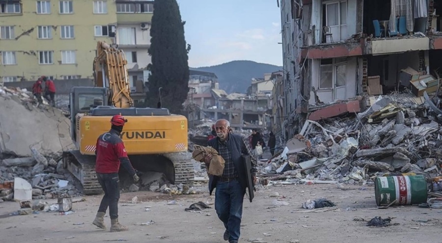 Depremde yıkılan binalarla ilgili tutuklu sayısı 247'ye yükseldi