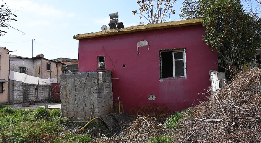 "Tarsus Meşhur Gizemli Kırmızı ev satışa çıktı