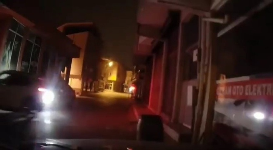 Bursa'da otomobili duvara çarpan sürücü olay yerinden kaçtı