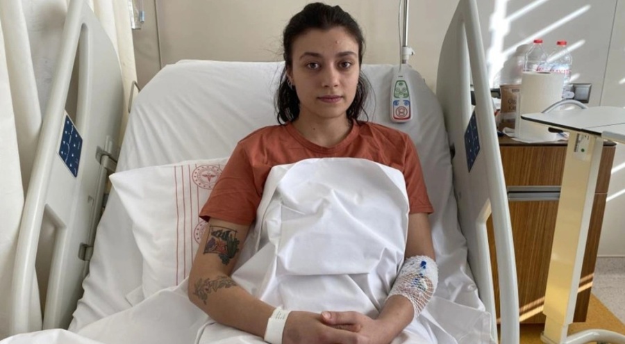 Sıcak su torbası bomba gibi patladı! Genç kız hastanelik oldu