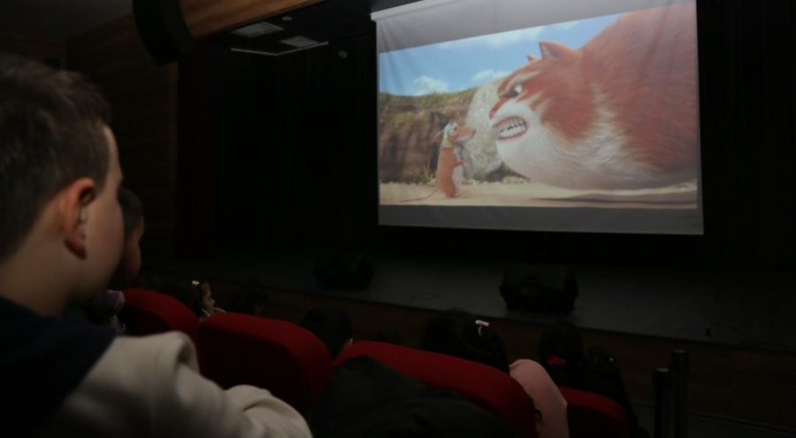 Bursa'da çocukların film keyfi