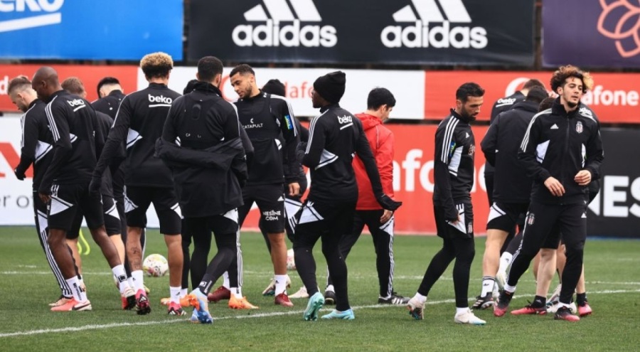 Beşiktaş'ta Ghezzal takımla çalıştı