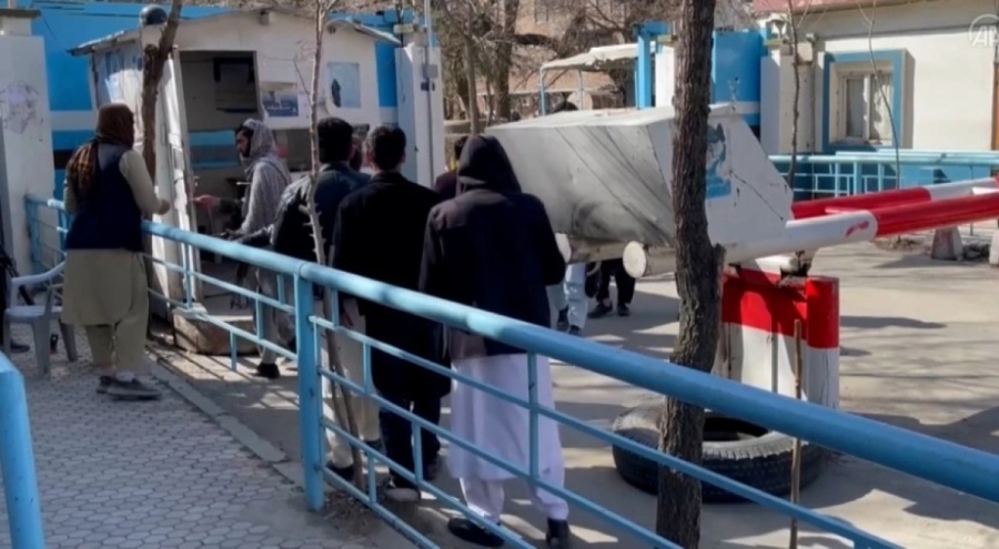 Afganistan'da kız öğrencilerin üniversitelere girmesine izin verilmedi