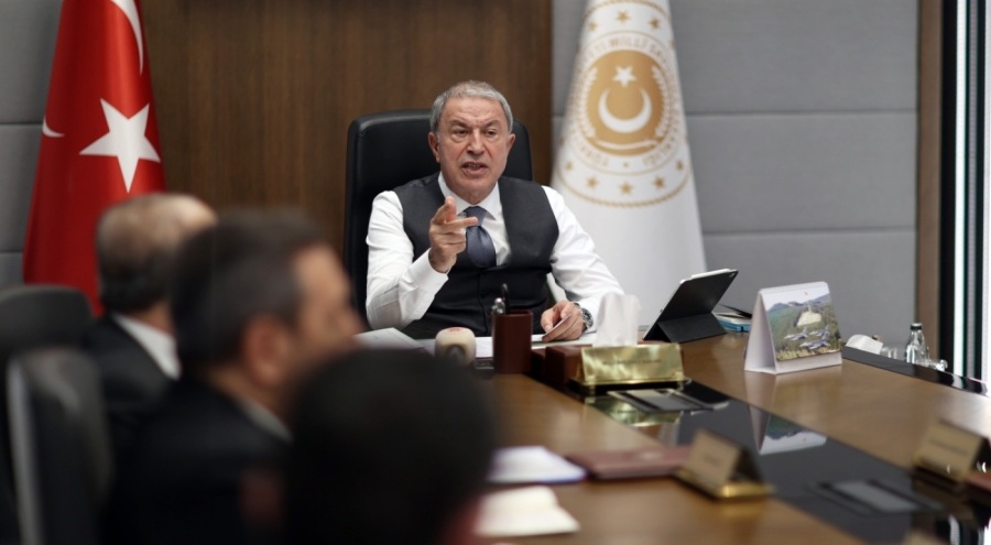 Bakan Hulusi Akar'dan komutanlarla toplantı