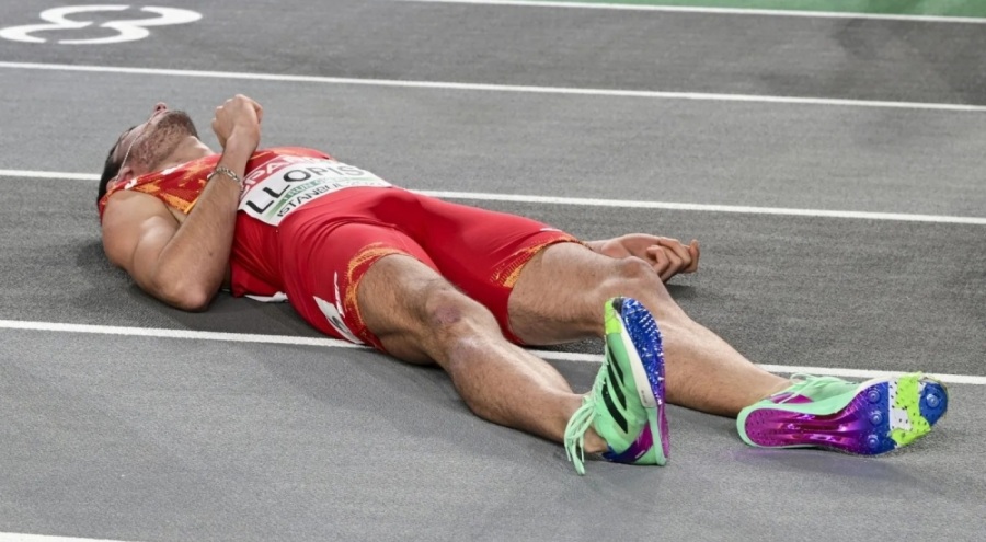 Ankara'daki atletizm şampiyonasında  atlet baygınlık geçirdi