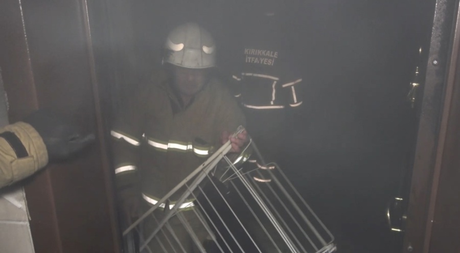 Sigara yakarken benzin bidonu tutuştu, kardeşler ölümden döndü