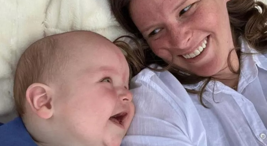 Kasie Hunt, evinde doğum yaptı