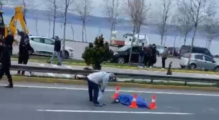 Karşıdan karşıya geçmeye çalışan adama TIR çarptı