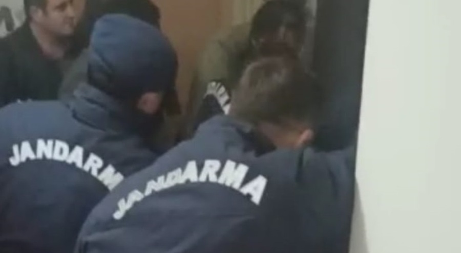 Bursa'da yangına uykuda yakalanan anne ve çocuğu jandarma kurtardı!