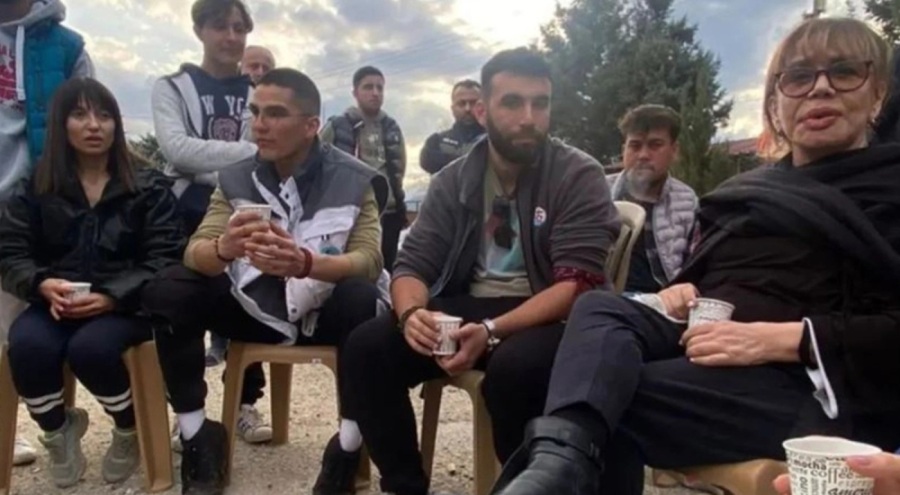 Sezen Aksu, depremzedeleri Hatay'da ziyaret etti