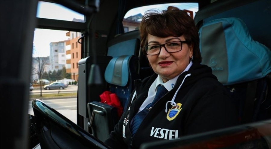 Afetzede kadın artık Kastamonu kadın hentbol takımının şoförlüğünü yapacak