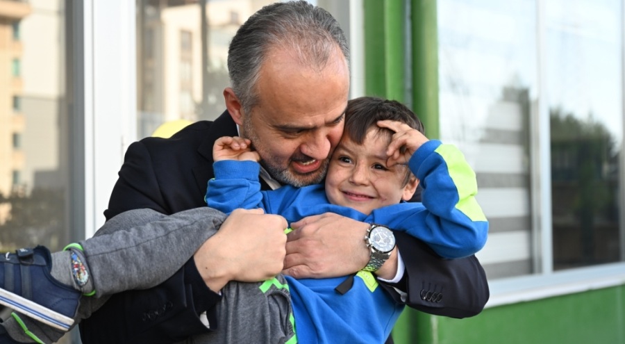 Bursa Büyükşehir Belediye Başkanı Aktaş: Yardımsever milletiz