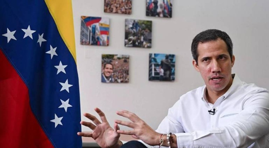 Kendini Venezuela'nın lideri ilan eden Guaido, Maduro'ya karşı adaylığını açıkladı