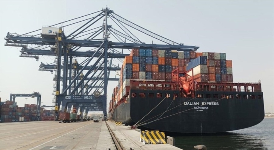 Pakistan'dan Türkiye'ye 8 bin 200 kışlık çadır taşıyan ikinci gemi yolda