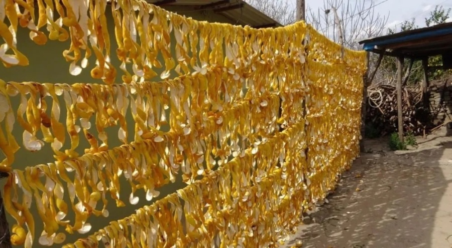 Bütün köy aynı işi yaparak ekonomiye katkı sağlıyor!