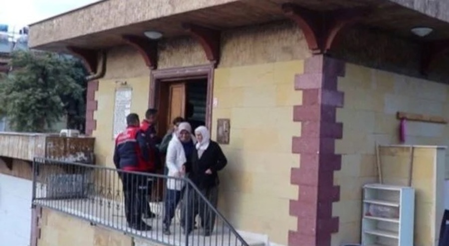 Burdur'da 3 kadın türbede mahsur kaldı!