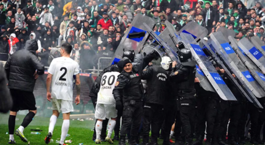 PFDK'dan Bursaspor'a 9 maç seyircisiz oynama cezası