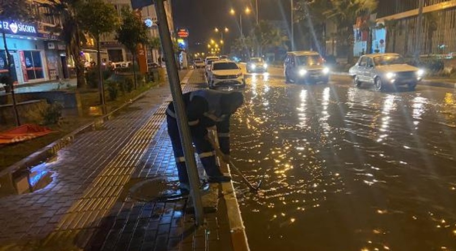 Osmaniye'yi sağanak vurdu