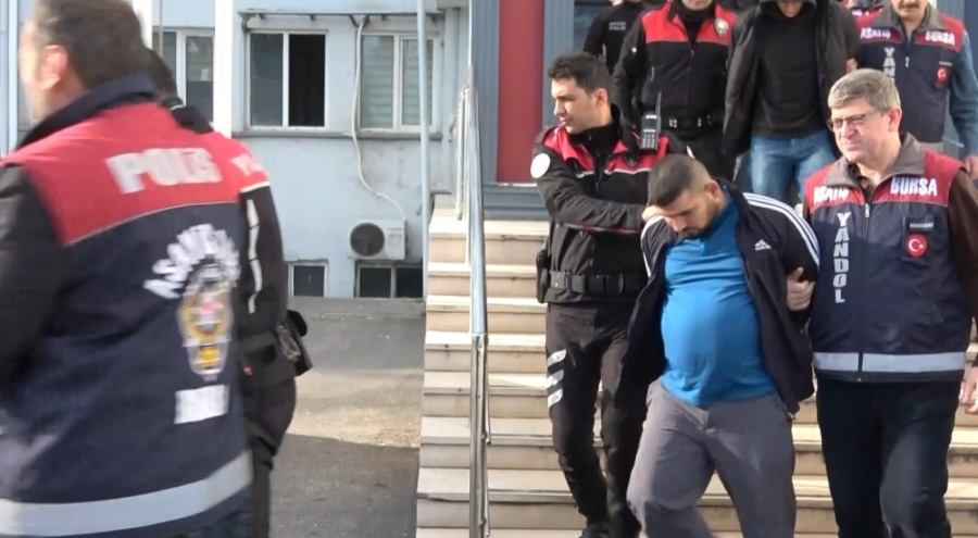 Bursa'da "Kredin bitti. Sigortanda bakiyen kaldı" diyerek dolandırdılar!