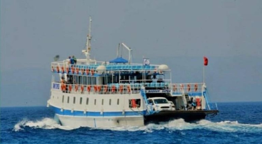 Bozcaada ve Gökçeada'ya feribot seferlerine fırtına engeli