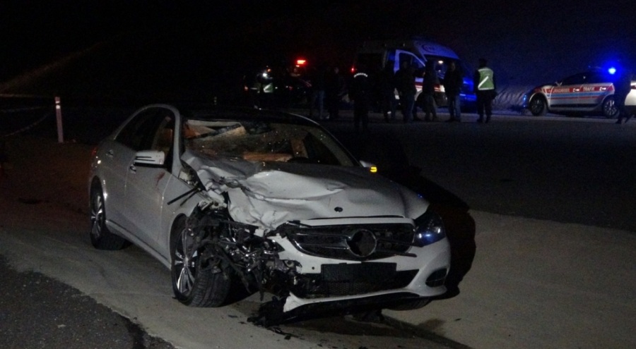 Uşak'ta otomobil motosikletle çarpıştı