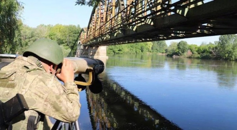 MSB: Yunanistan sınırında 3 şahıs yakalandı
