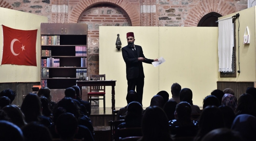 Mehmet Akif Ersoy'un hayatı Bursa'da sahnelendi