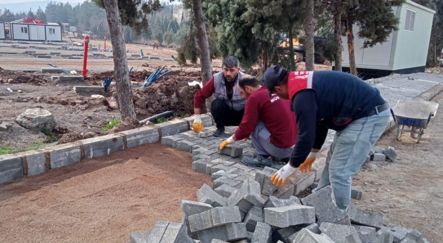Bursa İnegöl Belediyesi ekipleri deprem bölgesinde çalışmalarına devam ediyor