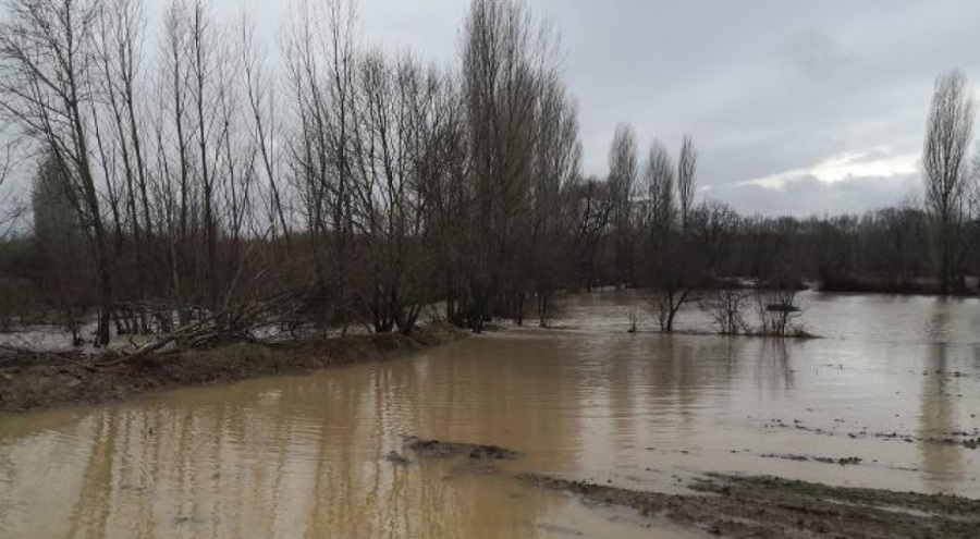 Kütahya'da tarım arazilerini sağanak vurdu