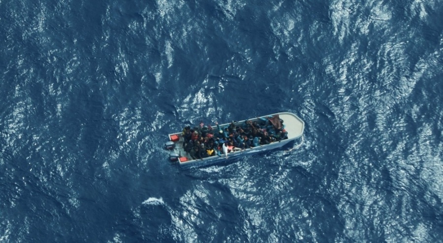 Akdeniz'de göçmen teknesi battı: 30 göçmen kayıp