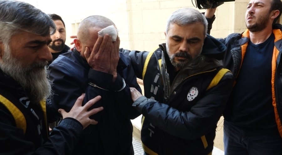 Bursa'da eşini bıçaklayarak öldüren adamın yargılanmasına başlandı