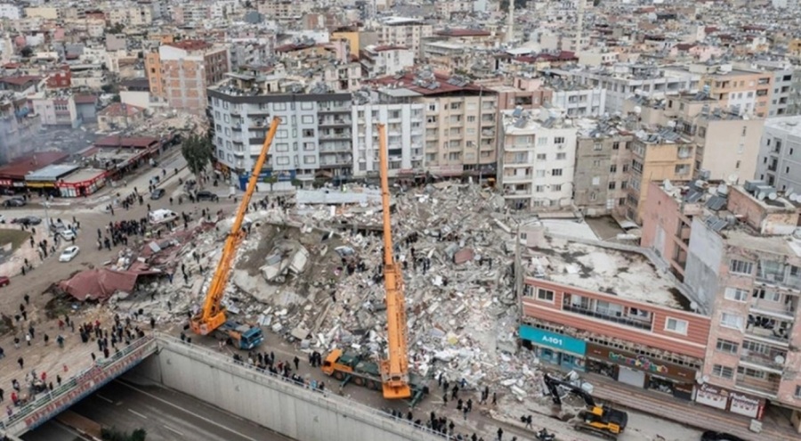 AFAD, 'deprem bölgesinde vinç ticareti' iddialarına cevap verdi