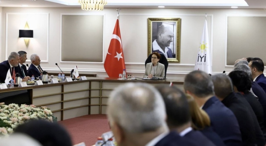 Meral Akşener, İYİ Parti Genel İdare Kurulu üyeleri ile toplandı