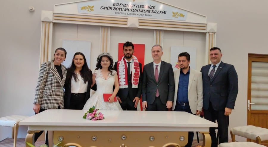 Depremden kurtulup geldikleri Bursa'da evlendiler